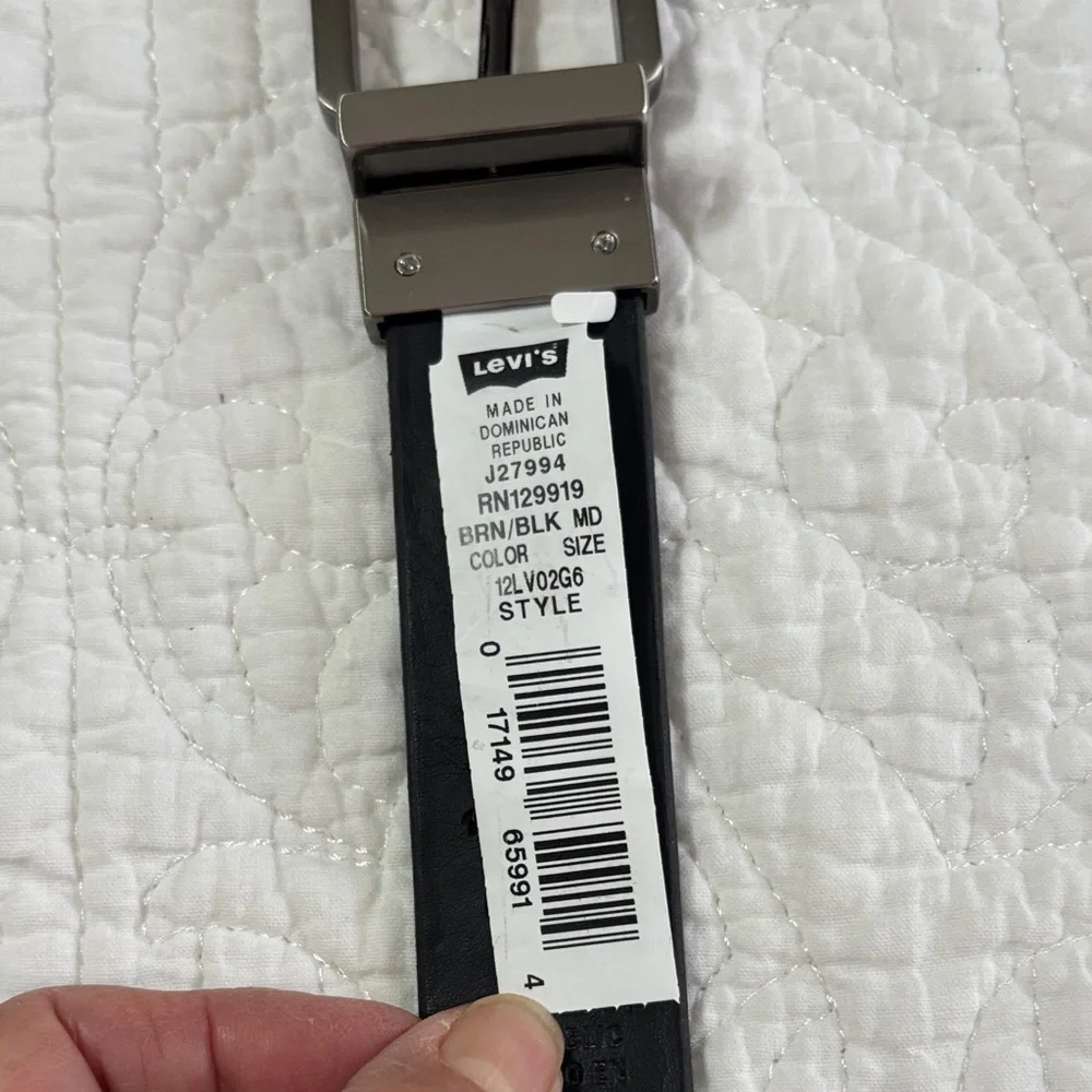 NWT Levi's Boys Brown &  Black Reversible Faux Leather Casual Belt Medium 26-28